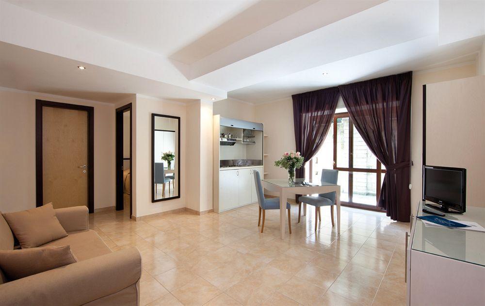 Suites & Residence Hotel Pozzuoli Exterior photo