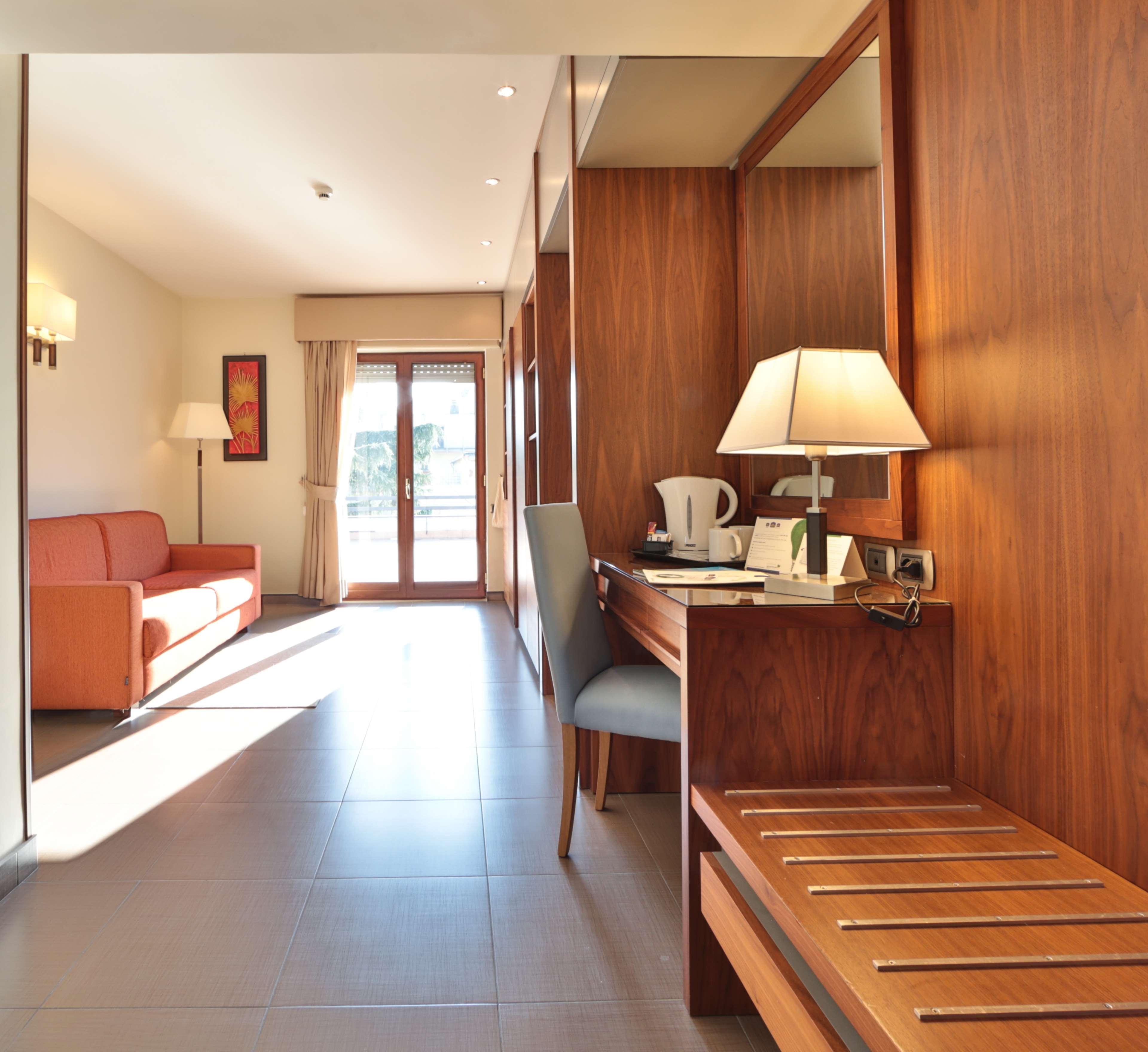 Suites & Residence Hotel Pozzuoli Exterior photo