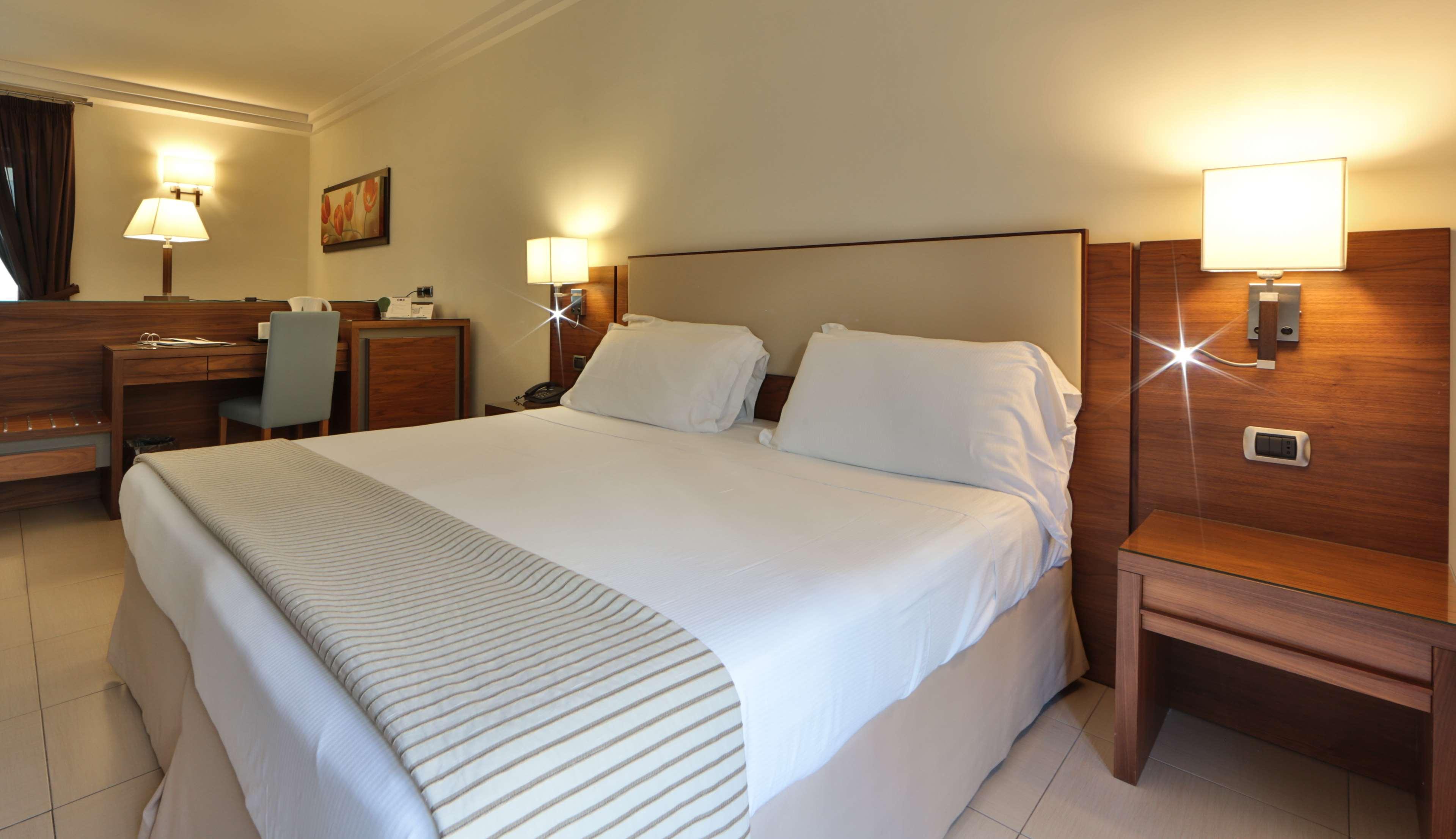 Suites & Residence Hotel Pozzuoli Exterior photo